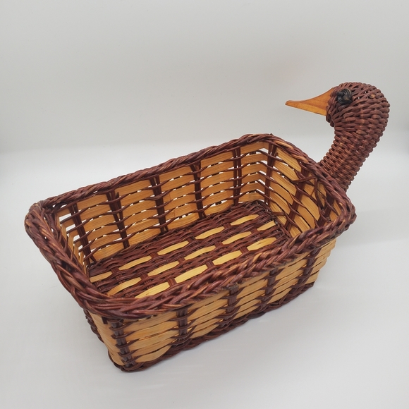 Vintage Duck Wicker Basket - Picture 8 of 8